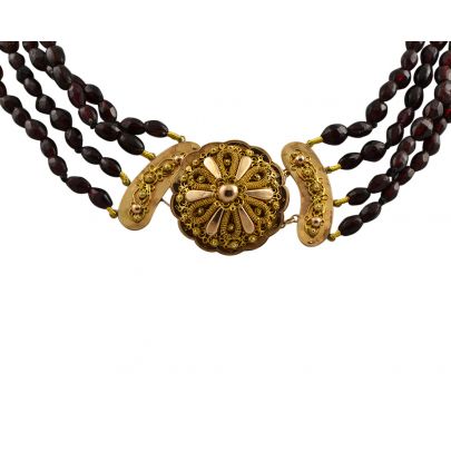 Glasgranaten collier met geelgouden filigrain slot 40 - 42 cm., Nederland ca. 1870 Goud