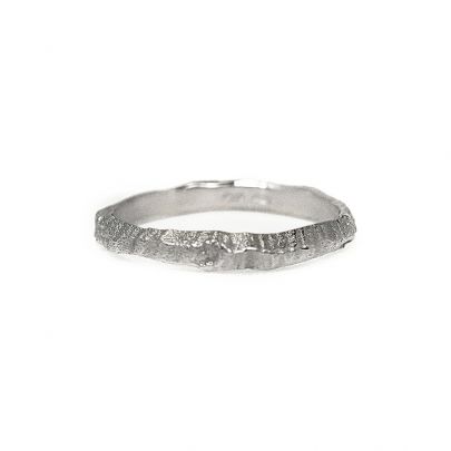 Liesbeth Busman witgouden Rock ring 3 mm. Goud Liesbeth Busman