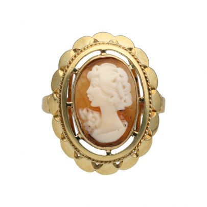 Geelgouden ring met schelpcamÈ, Nederland ca. 1970 Goud