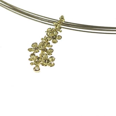 JEh geelgouden hanger met bloemen + diamant, 19843